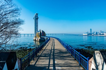 050