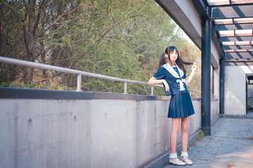 001