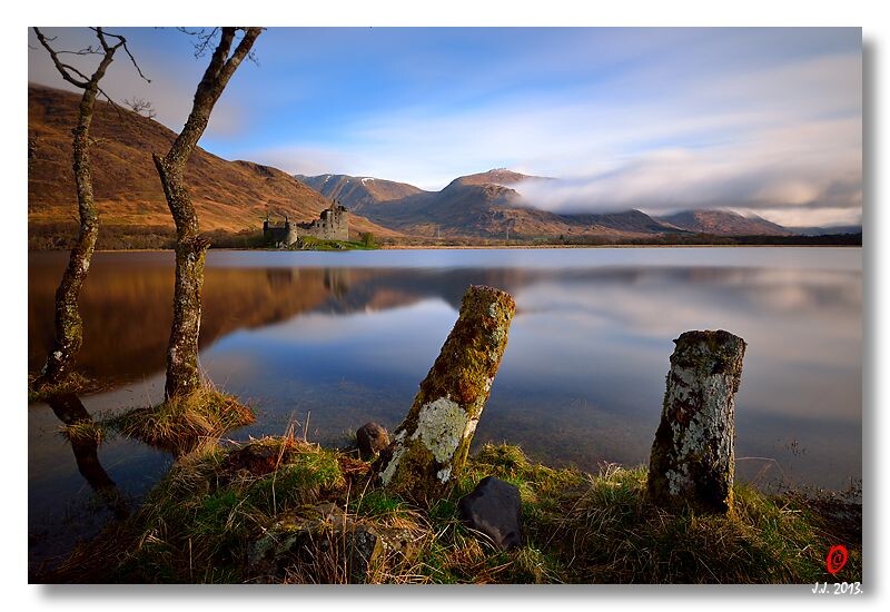 Loch Awe<br />
Loch Awe的清晨。和几位开车七百英里来这里钓鱼的同学分享了这块湖边宝地，从小雨到阴云密布最后到日出云开，两个小时的等待终于等来了我想要的光线