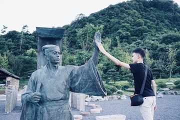 001