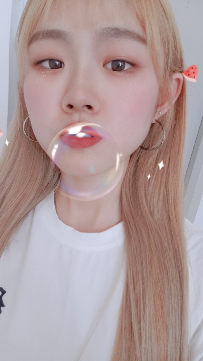 听说小哥哥都喜欢黄头发的妹妹78