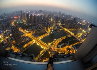 脚下的一座城