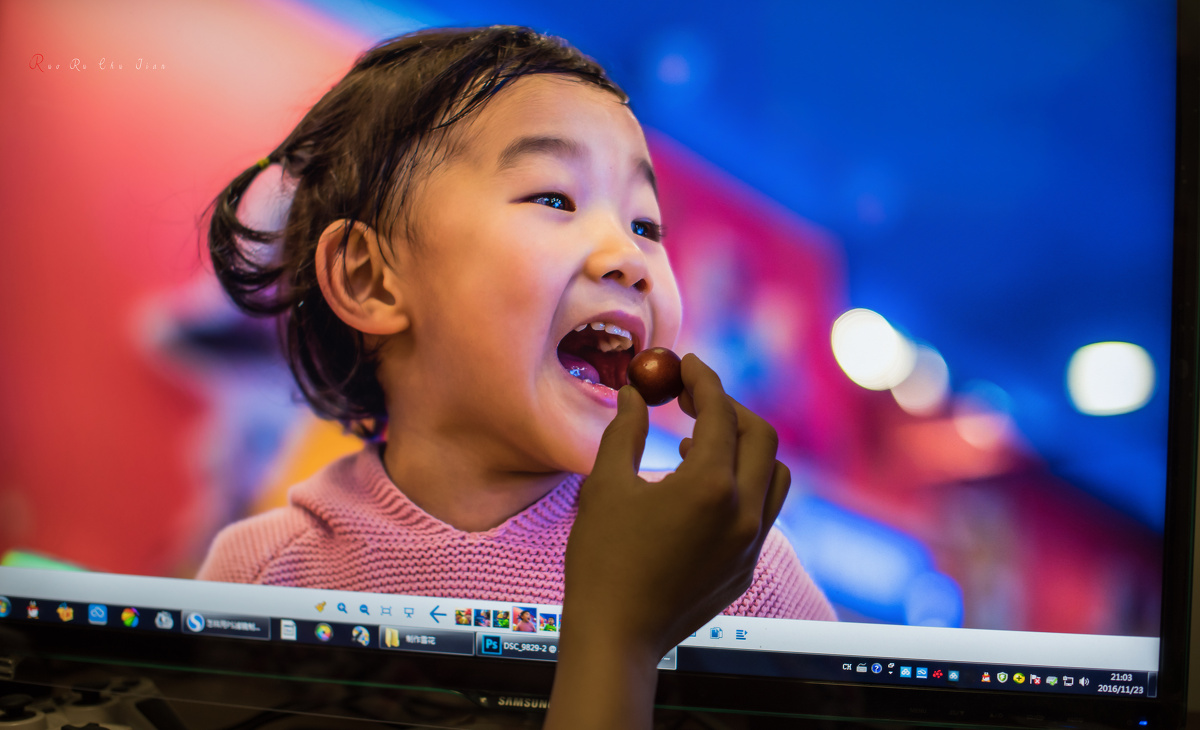 如此喂闺女吃枣 - 尼康, 50mm, 抓拍, 儿童, 静