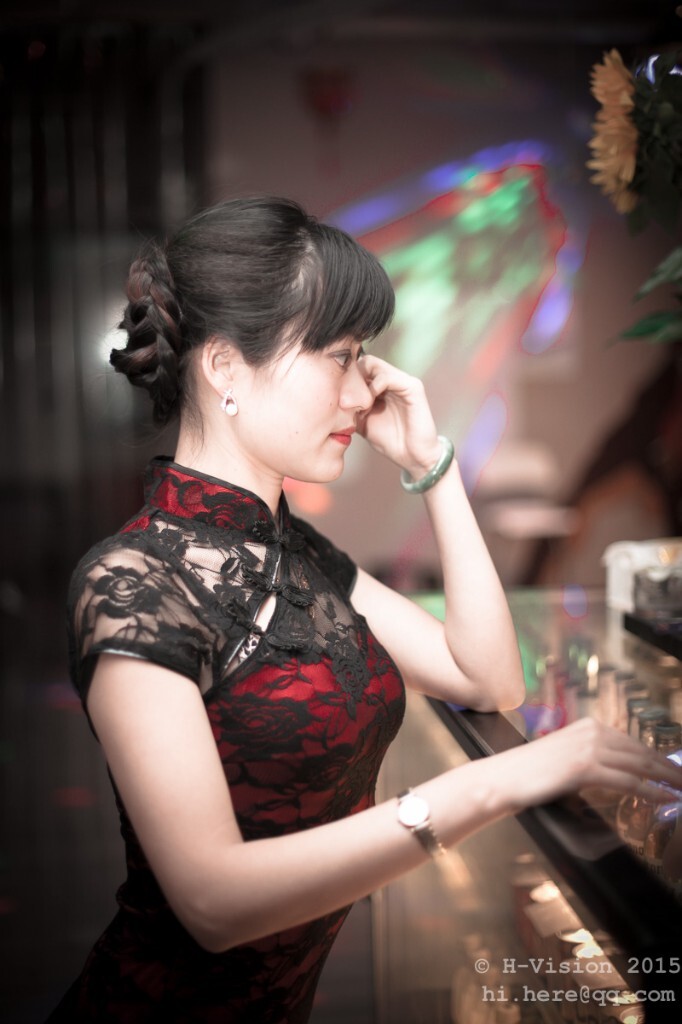 旗袍舞会小憩