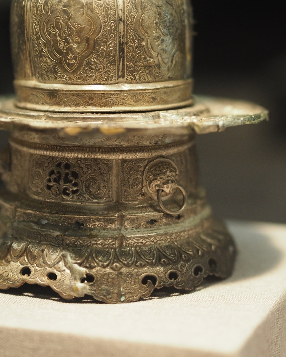南宋錾花单孔银熏炉宁波博物馆藏