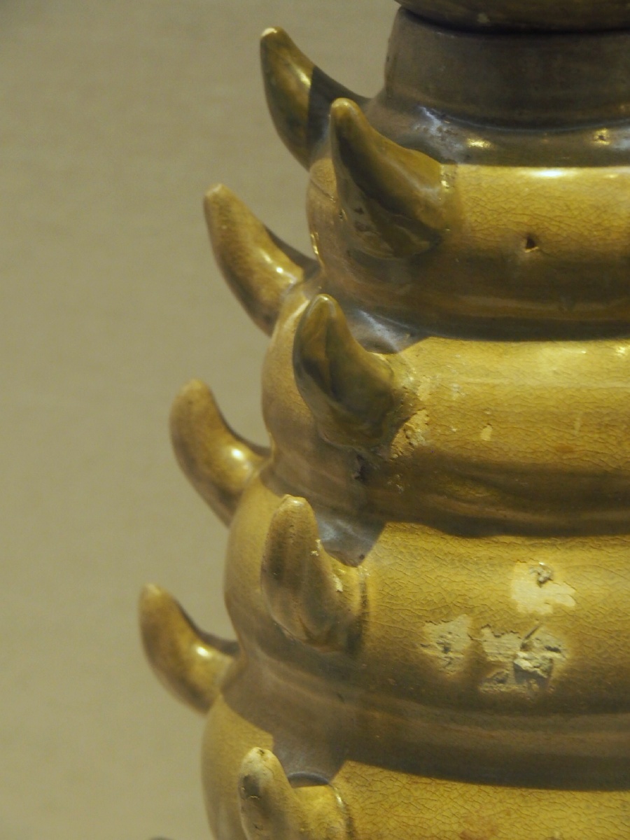 北宋青釉塔型多角魂瓶罐汕头市博物馆藏