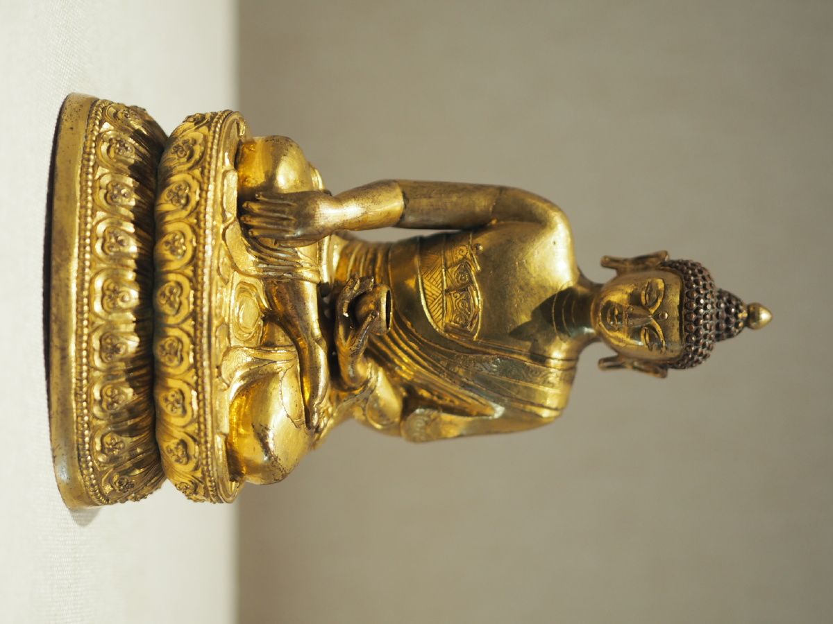 清鎏金释迦牟尼佛铜像深圳博物馆藏