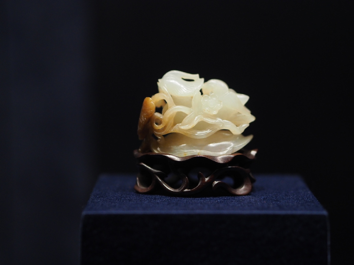 元鸳鸯卧莲形白玉炉盖浙江省博物馆藏