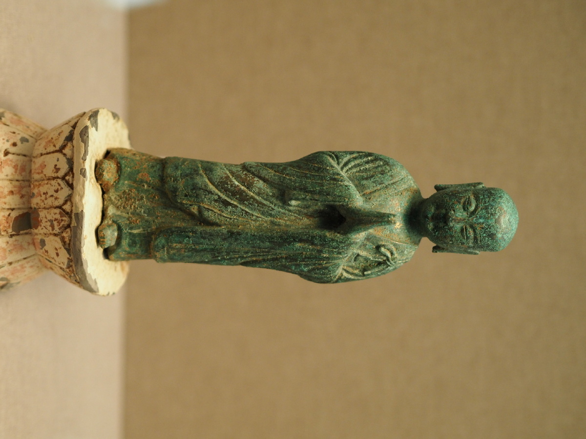 五代阿难铜立像海宁市博物馆藏