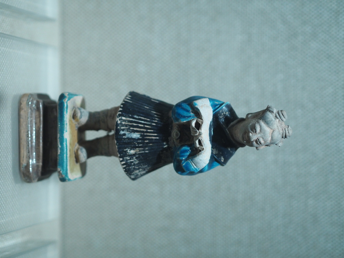 明彩釉陶女侍俑乐山大佛博物馆藏