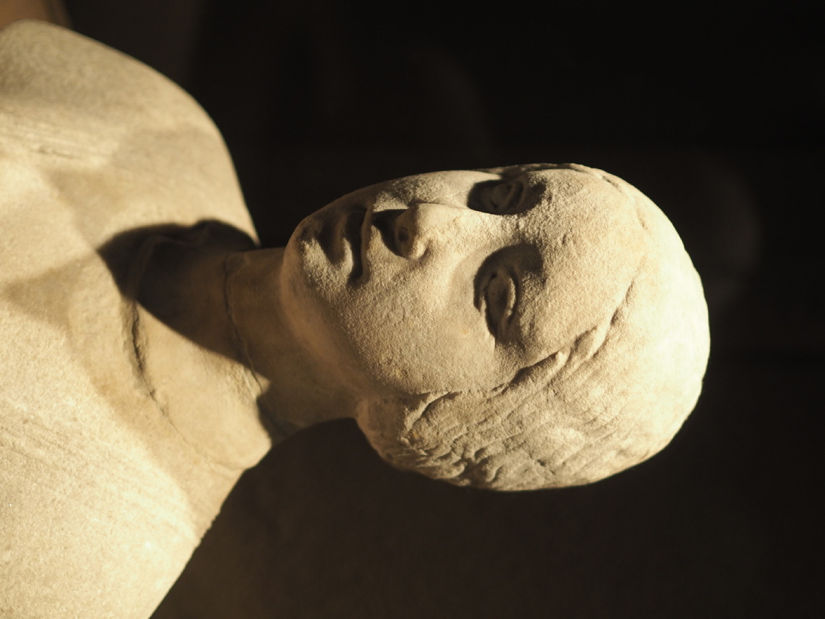 十五世纪大理石阿涅丝索蕾半身像巴黎国立高等美术学院藏