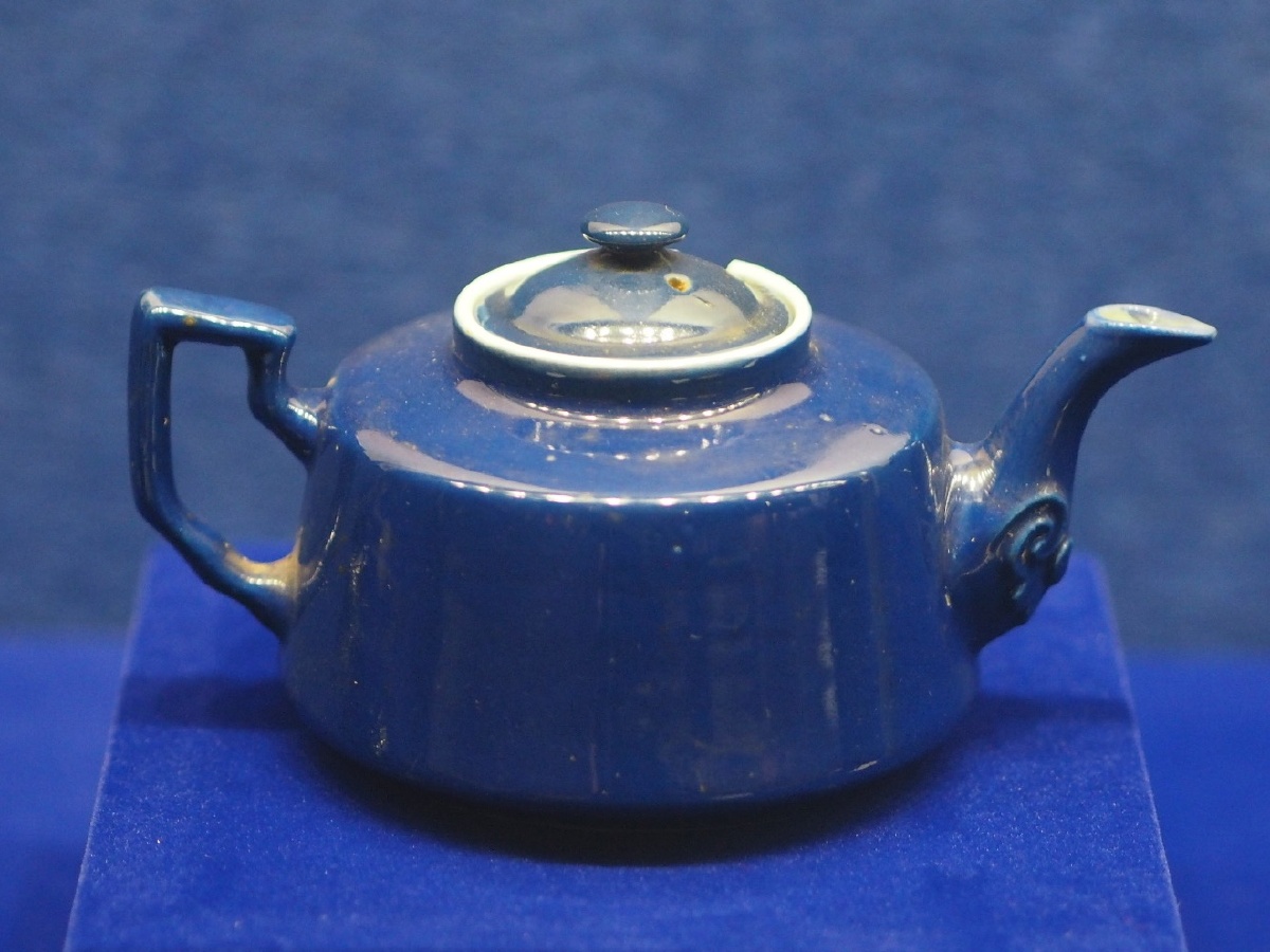 近代法兰西瓷茶壶吴江博物馆藏