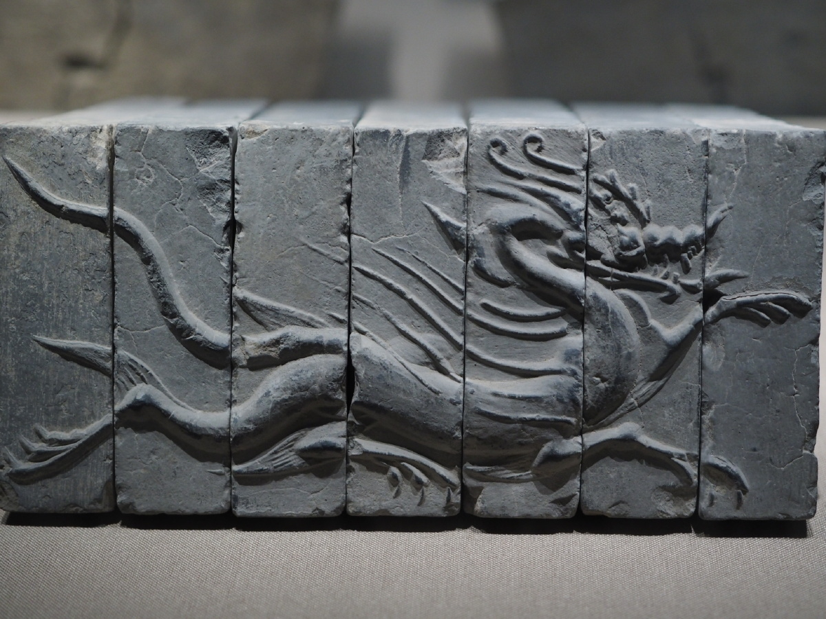 南朝龙纹砖常州博物馆藏