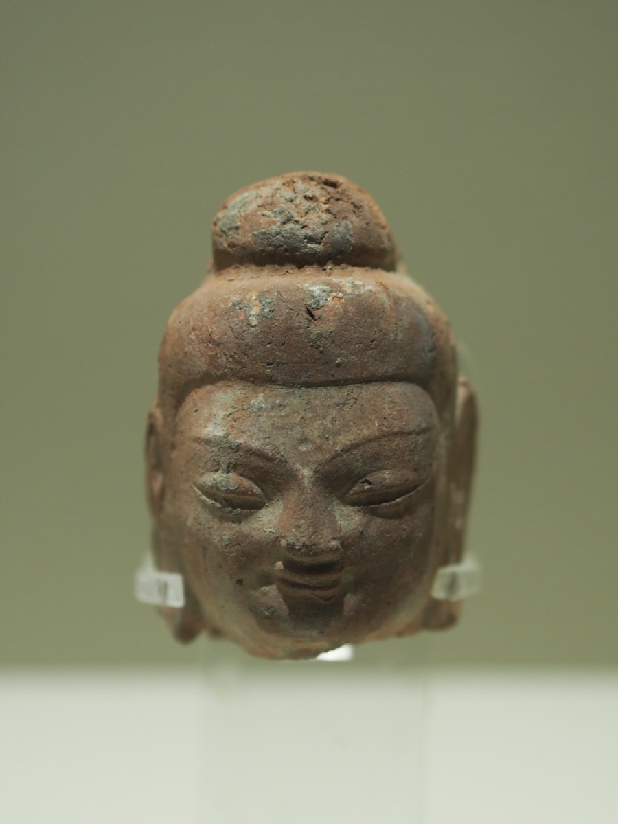 北魏泥塑佛头像朝阳北塔博物馆藏