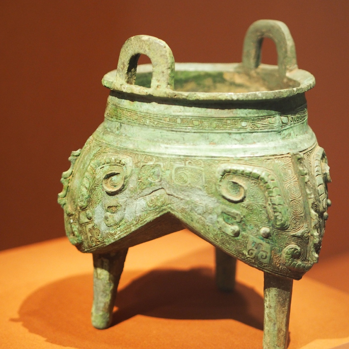 商三羊纹铜鬲湖南省博物馆藏