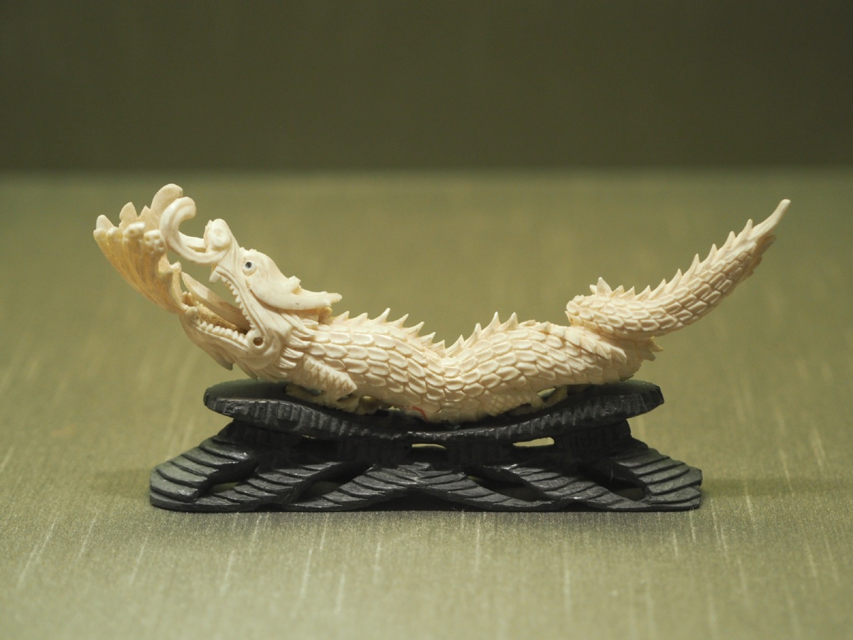 清乾隆象牙雕龙苏州博物馆藏