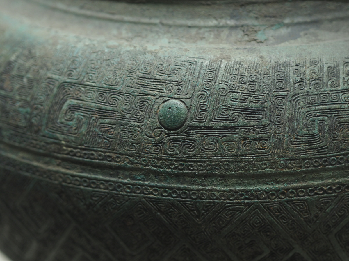 商勾连雷纹瓿辽宁省博物馆藏