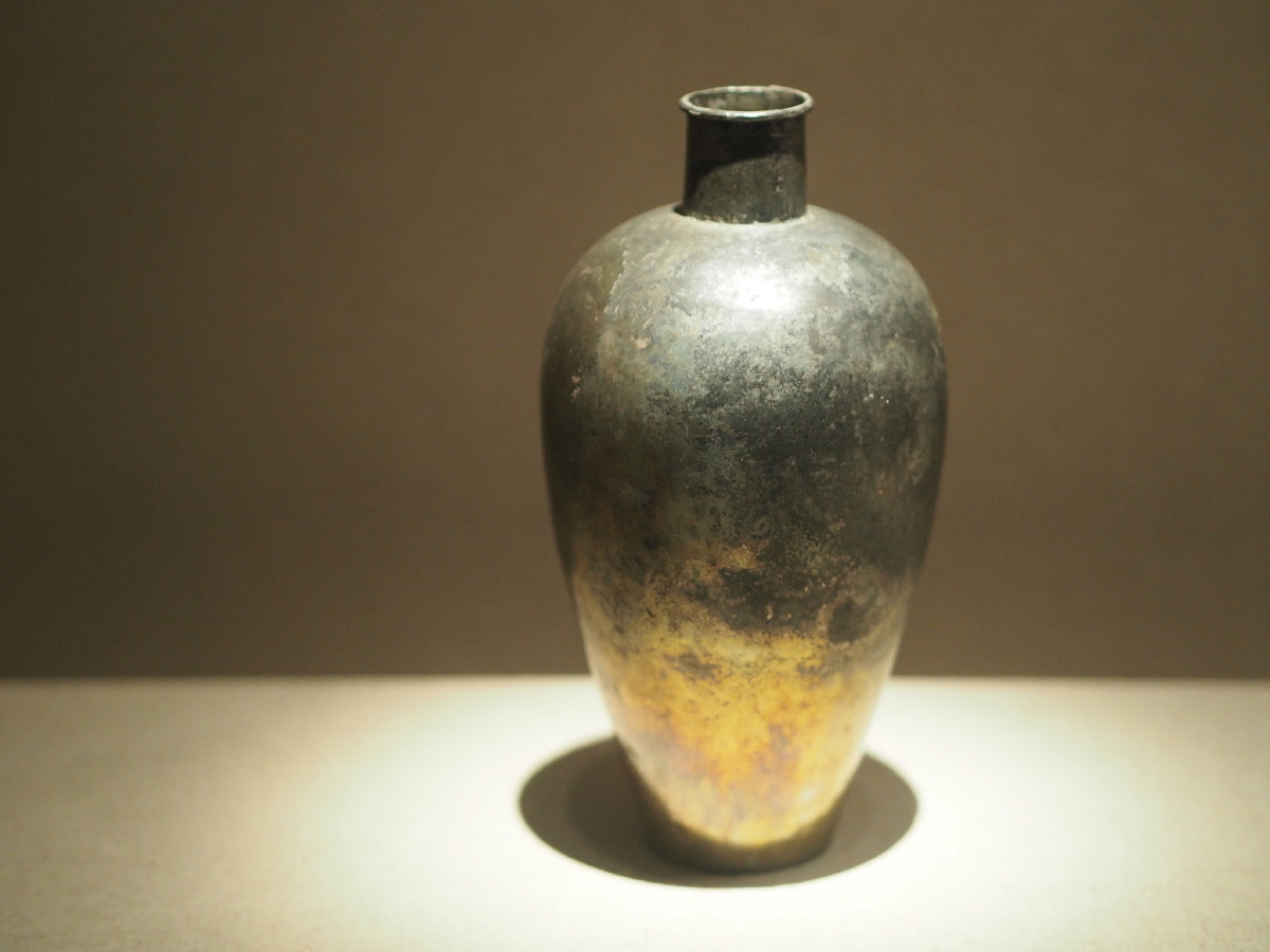 [宋] 素面银梅瓶 彭州市博物馆藏