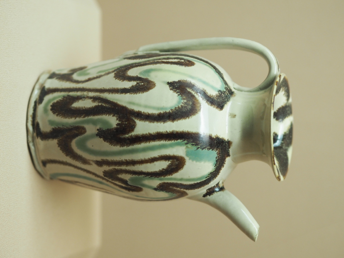 唐长沙窑青釉褐绿彩执壶上海博物馆藏