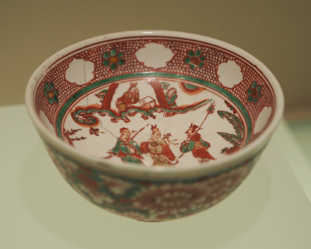明嘉靖红绿彩人物纹诸葛碗辽宁省博物馆藏