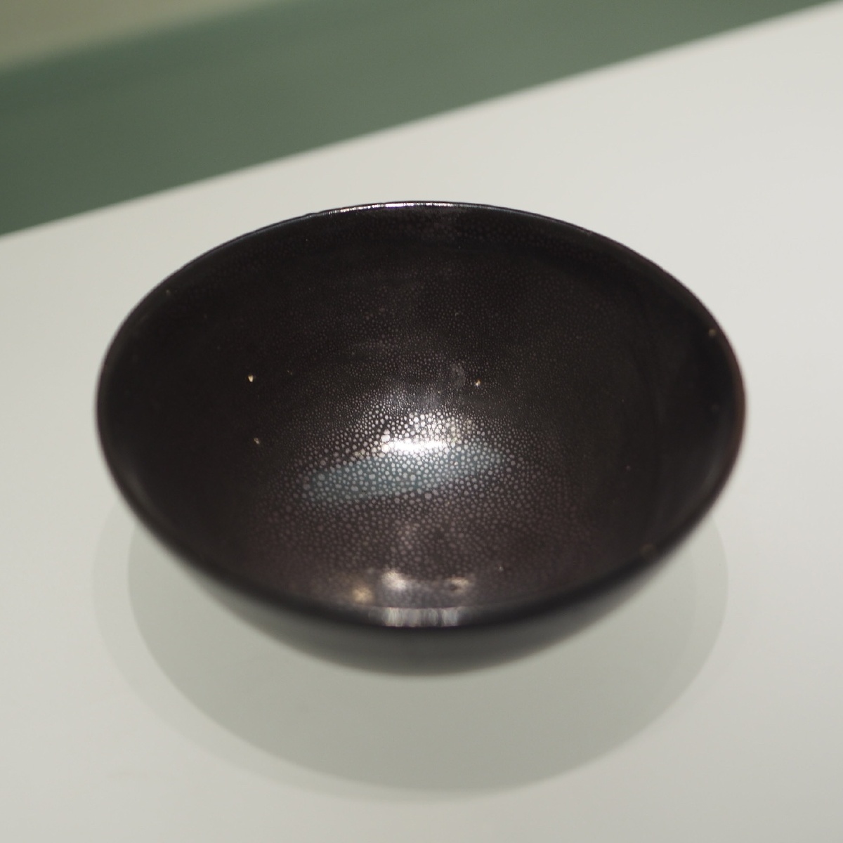 宋酱釉油滴碗河北博物院藏