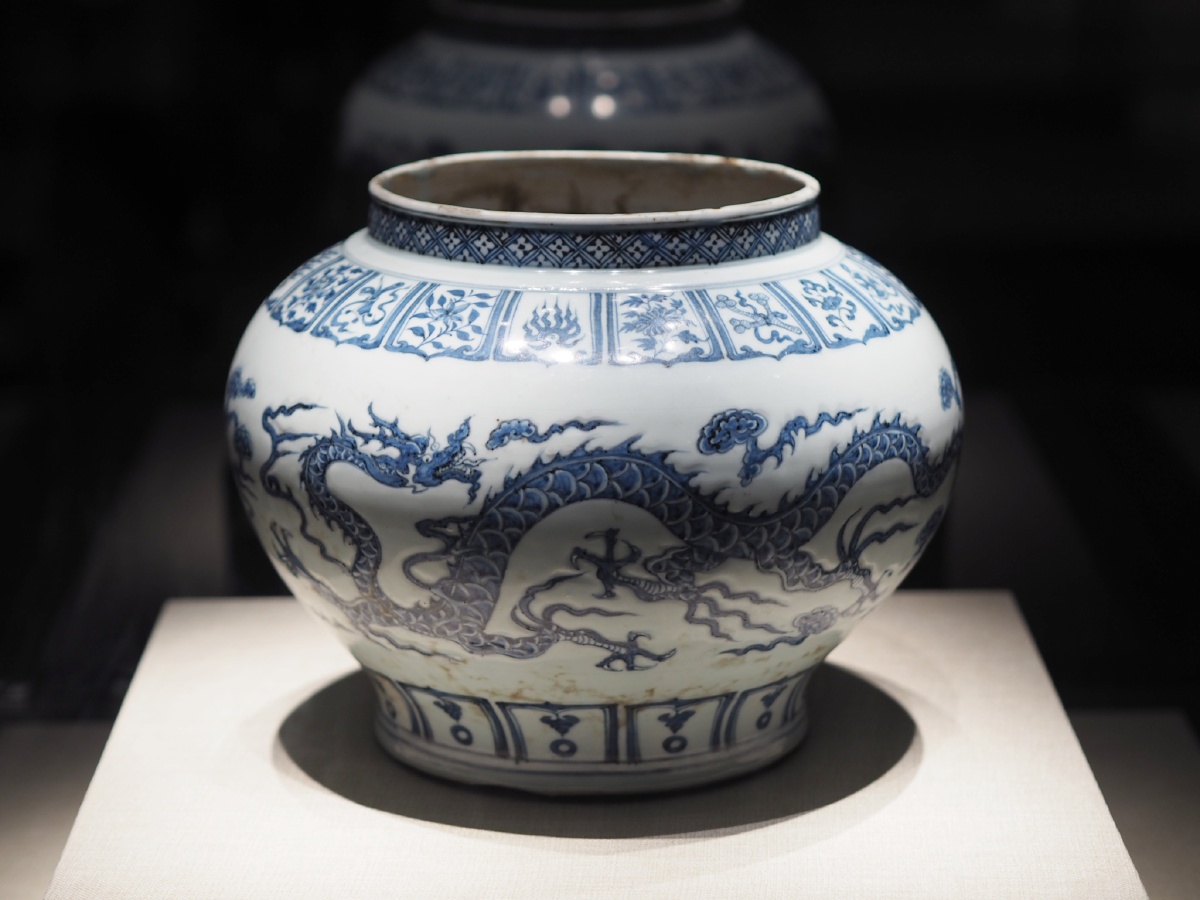 元青花云龙瓷罐镇江博物馆藏