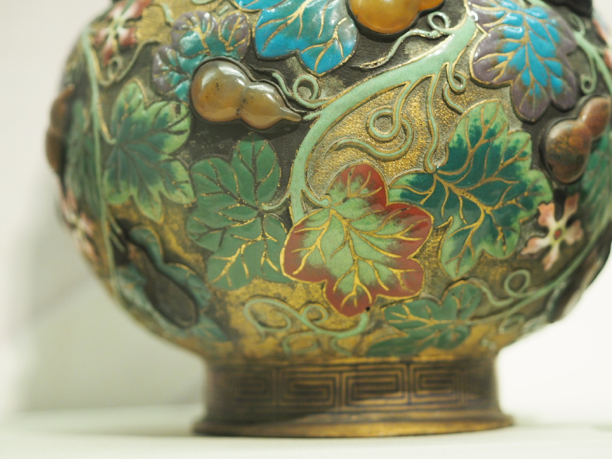 清乾隆透明珐琅嵌玛瑙葫芦瓶沈阳故宫博物院藏