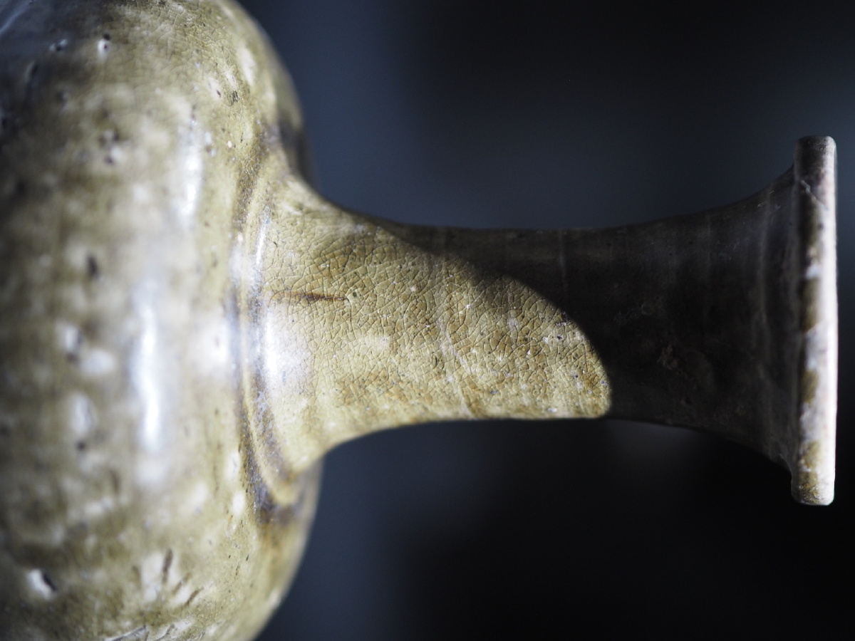 唐青釉长颈瓶淄博市陶瓷博物馆藏