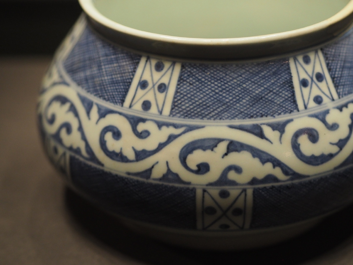 [明·宣德] 青花网纹鱼篓尊 首都博物馆藏