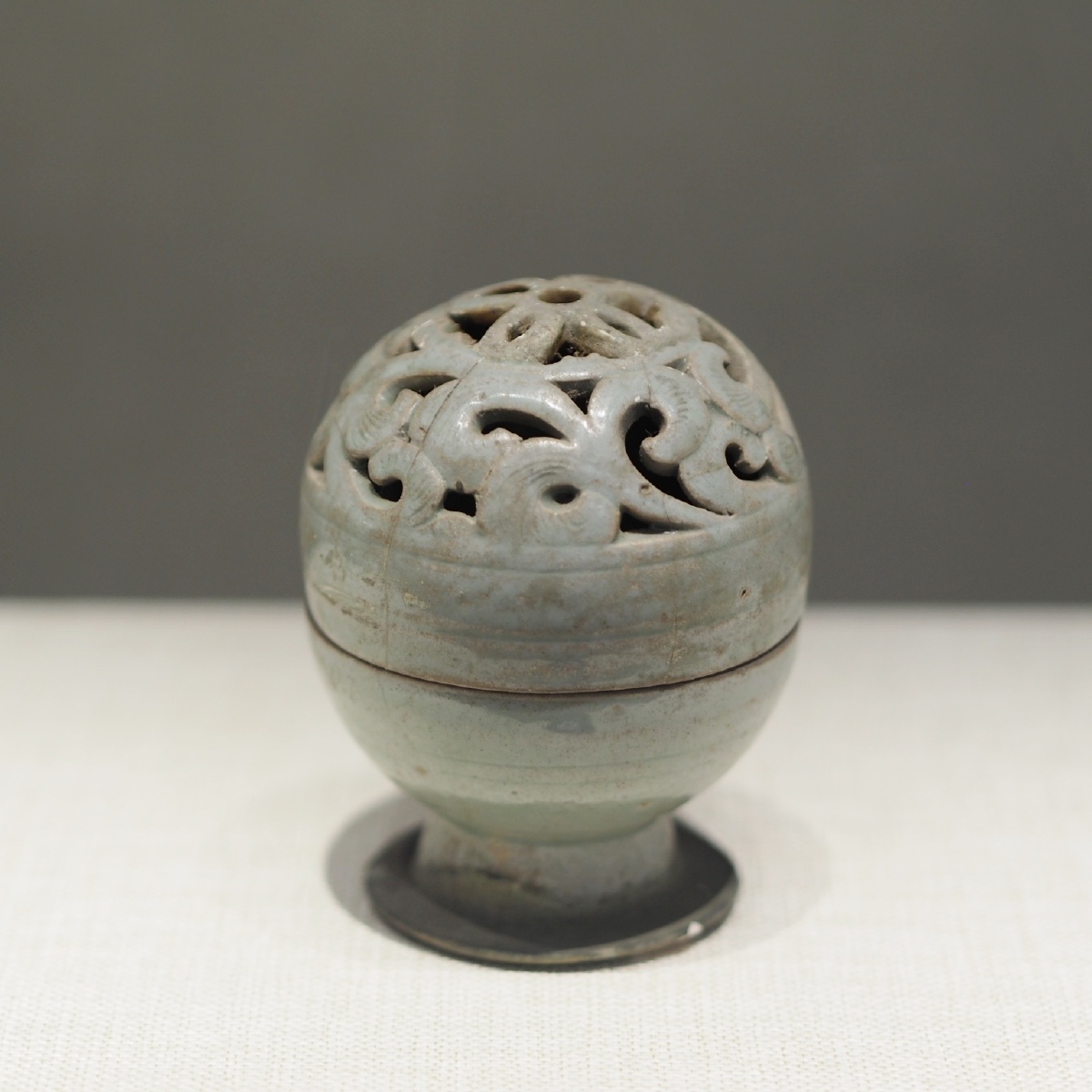 北宋越窑青釉瓷香薰镇江博物馆藏