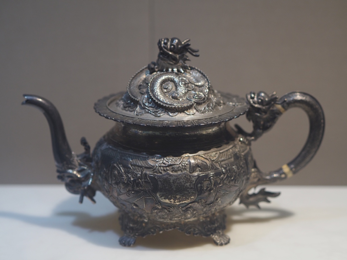 清戏曲人物纹龙首银茶壶中国茶叶博物馆藏