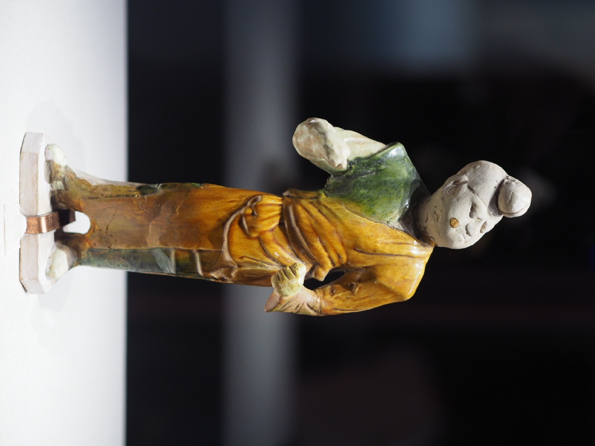 唐三彩参军戏俑西安博物院藏