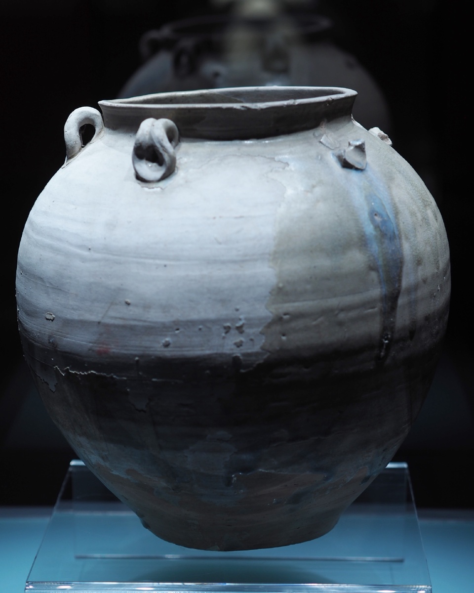 隋青瓷六系罐朝阳县博物馆藏