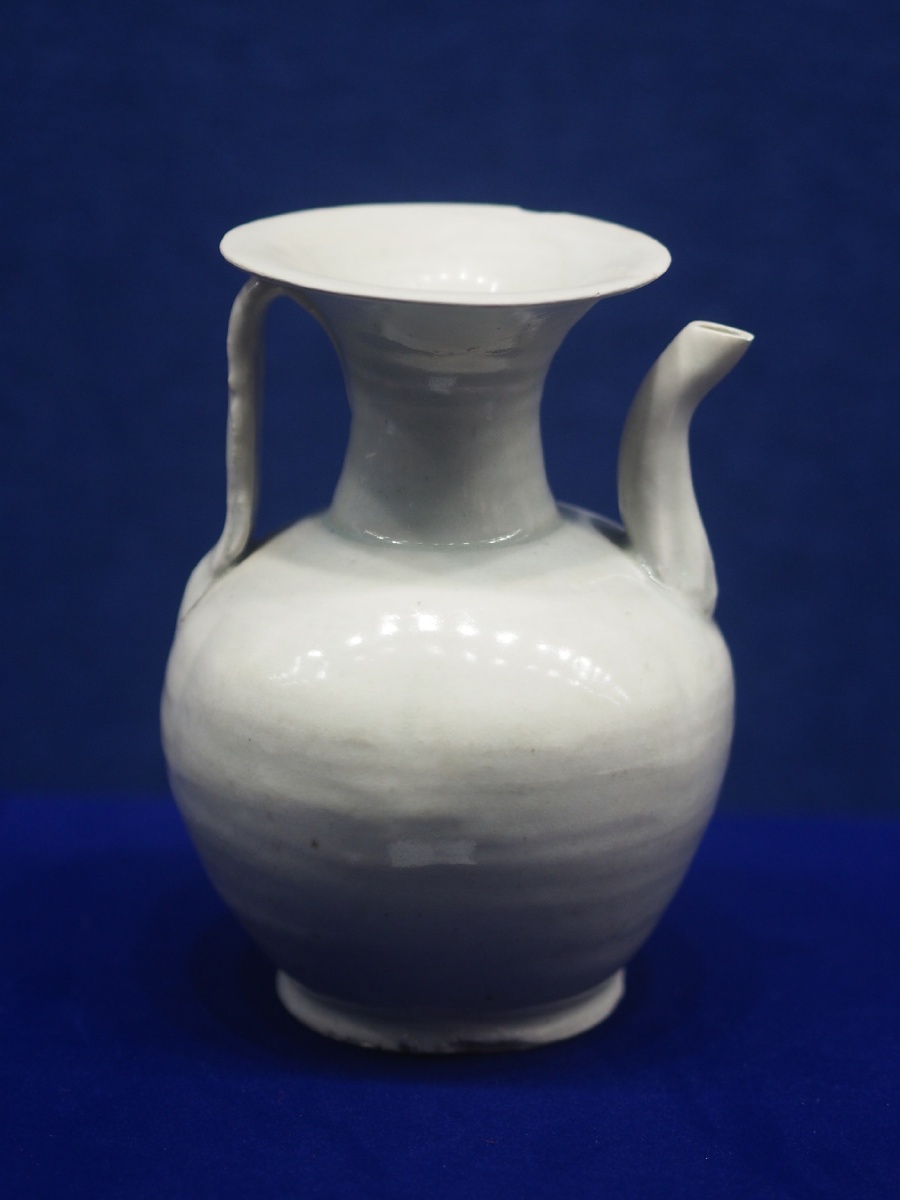 宋影青执壶张家港博物馆藏