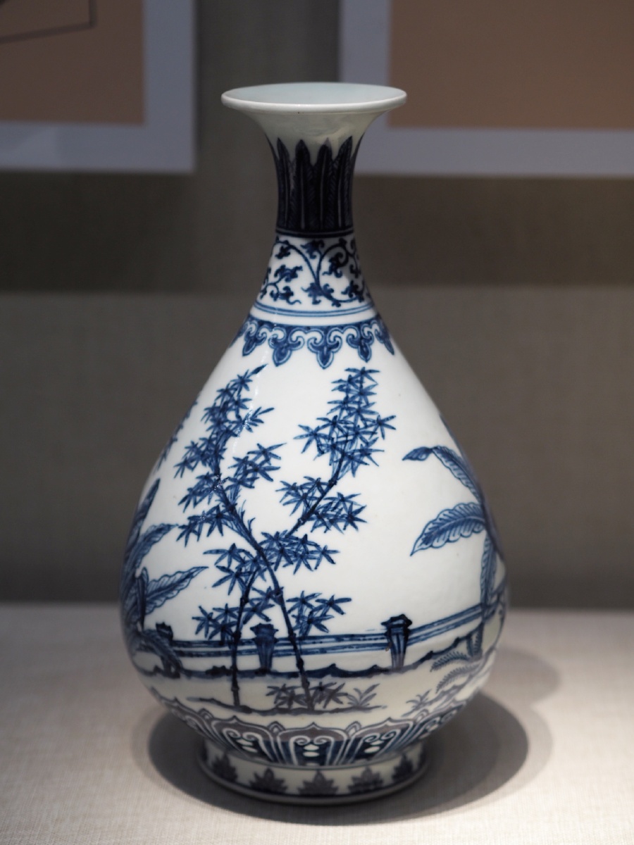 清景德镇窑玉壶春瓶镇江博物馆藏