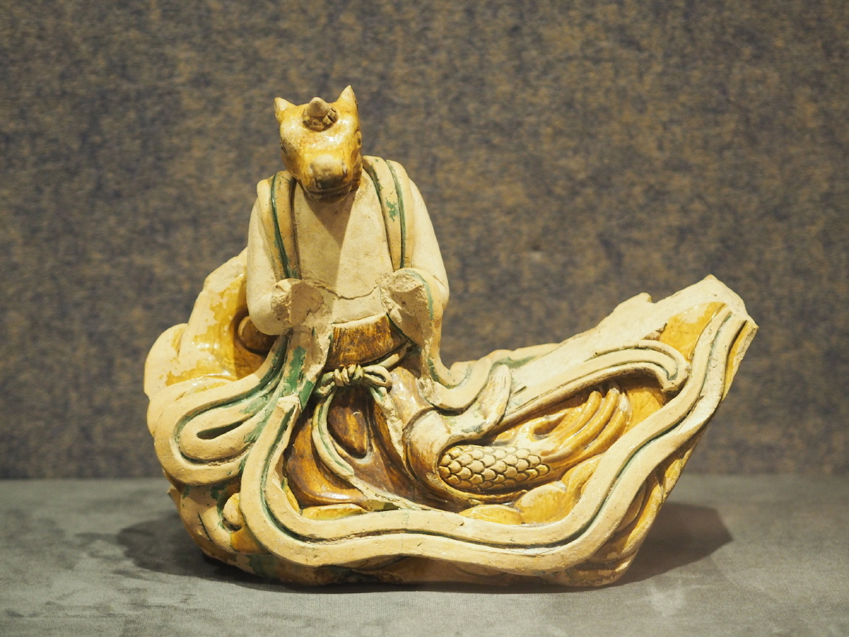 明黄釉绿釉彩牛首人身形瓦兽南京博物院藏