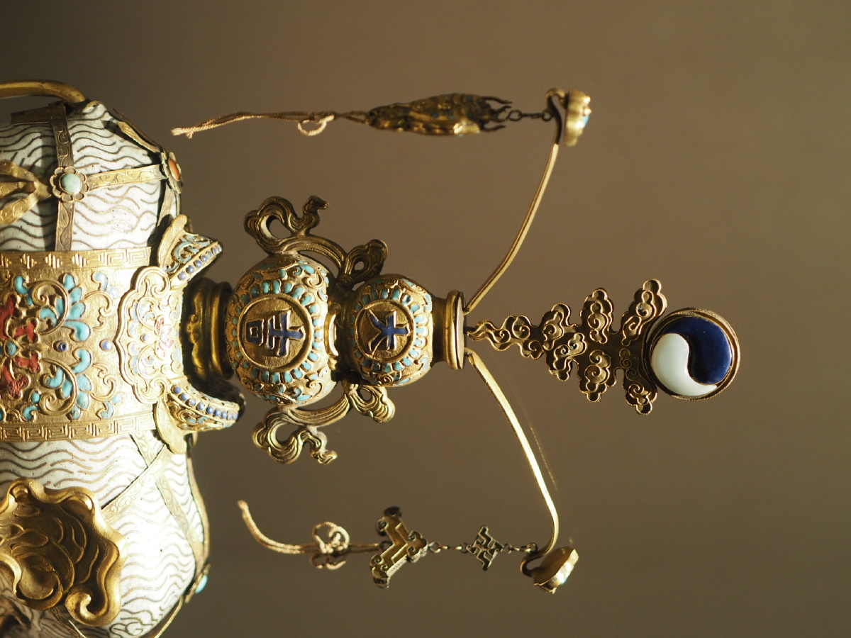 清掐丝珐琅象驮宝瓶沈阳故宫博物院藏