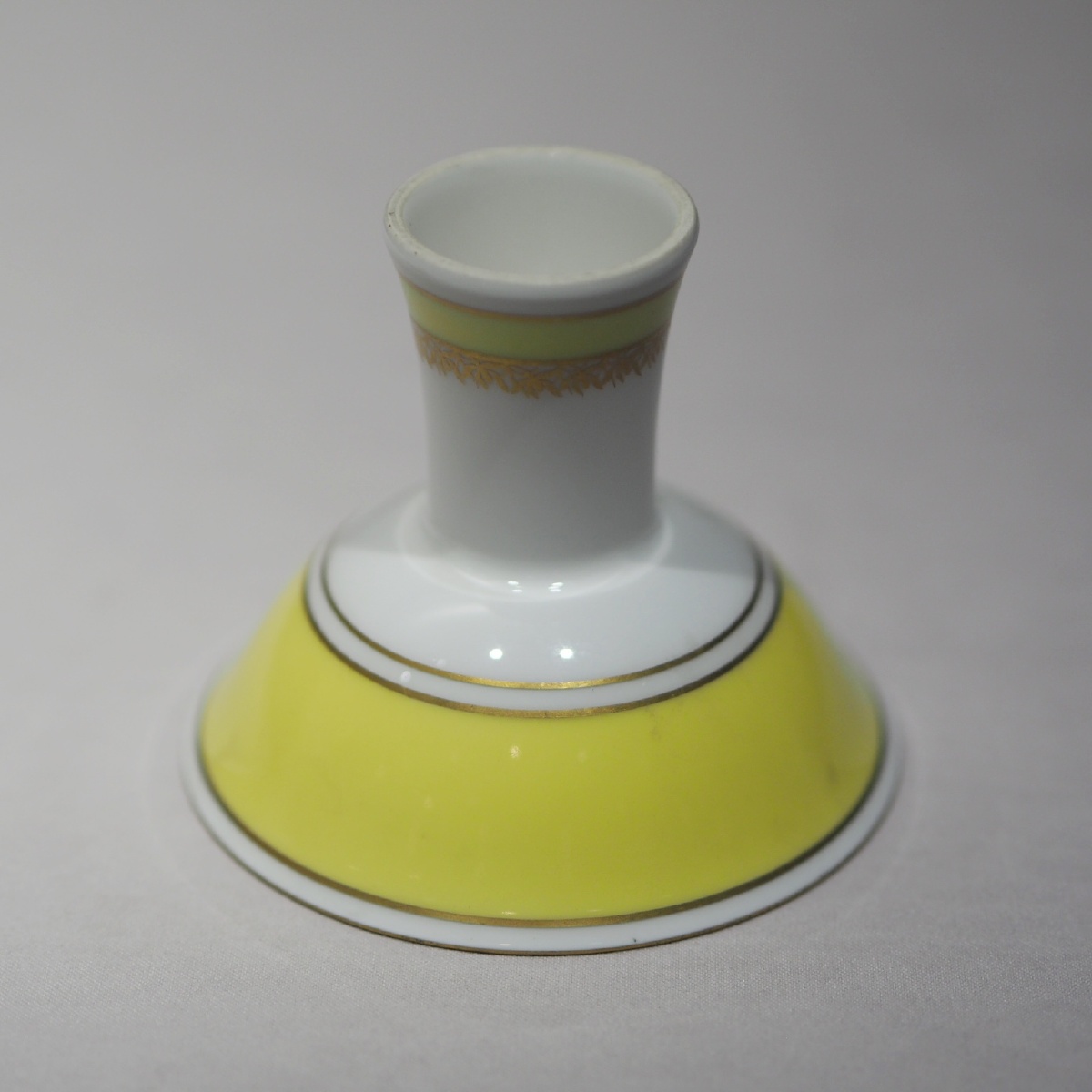 民国伪满兰花御纹章黄釉描金高足杯伪满皇宫博物院藏