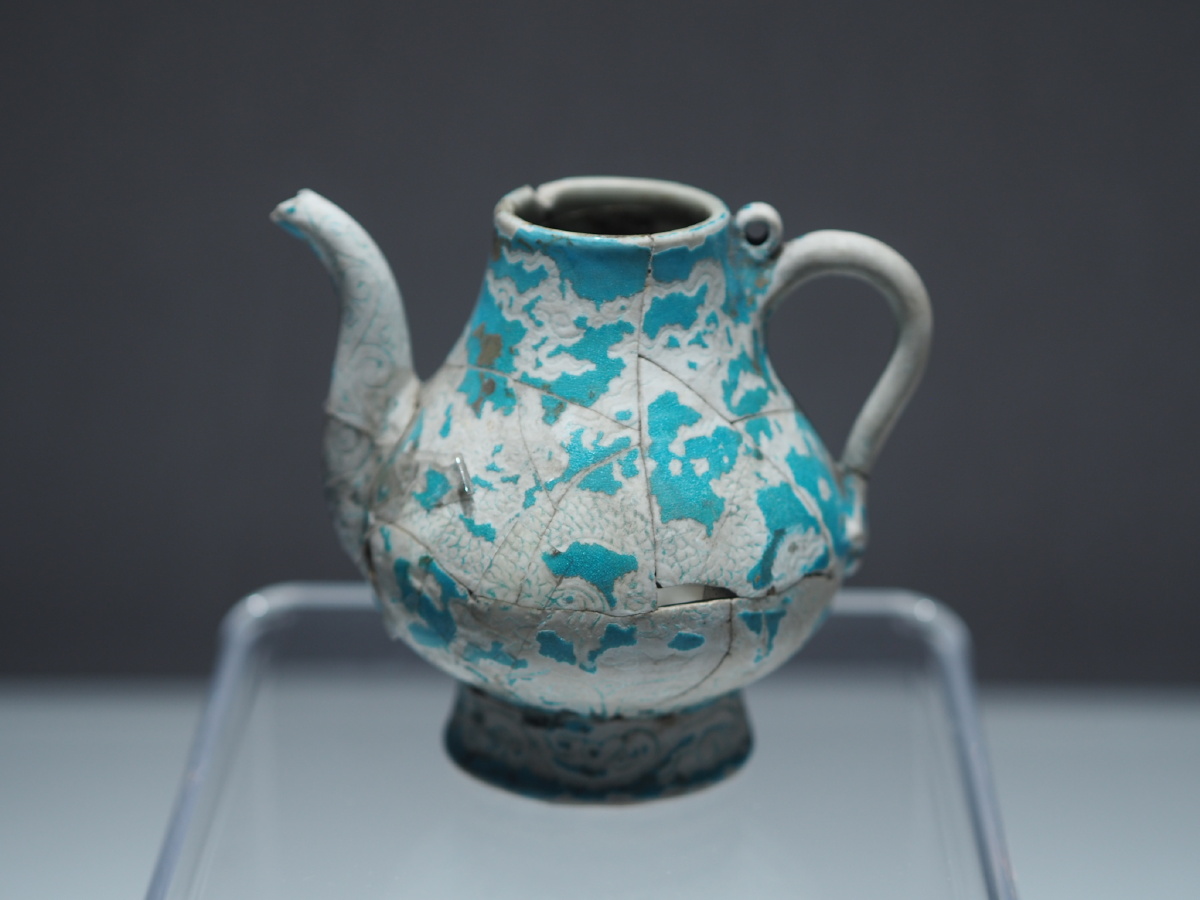 明宣德孔雀绿釉梨形壶景德镇市陶瓷考古研究所藏