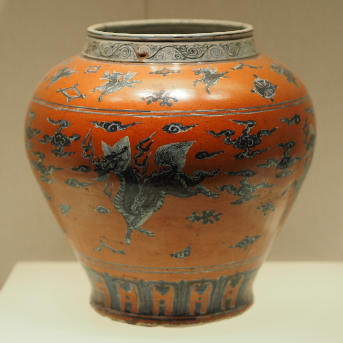 明景泰青花抹红瑞兽纹缸辽宁省博物馆藏