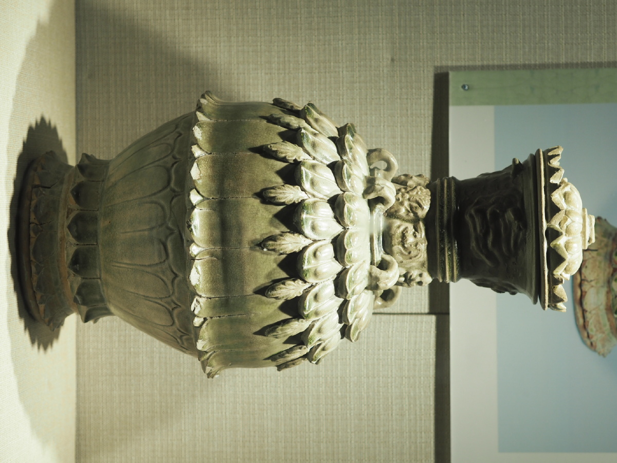 北朝青瓷莲花尊苏州东吴博物馆藏