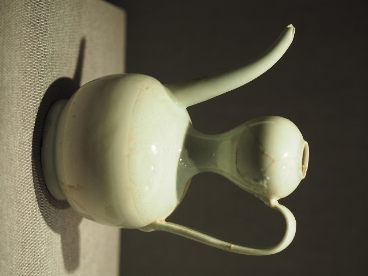 北宋影青瓷刻花葫芦形执壶辽宁省博物馆藏