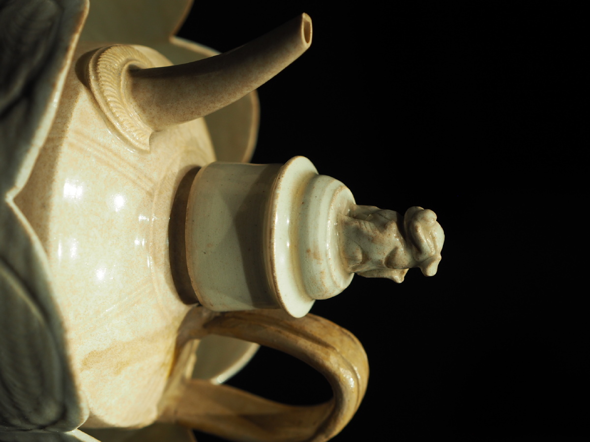 北宋青白釉莲瓣形注碗江西省博物馆藏