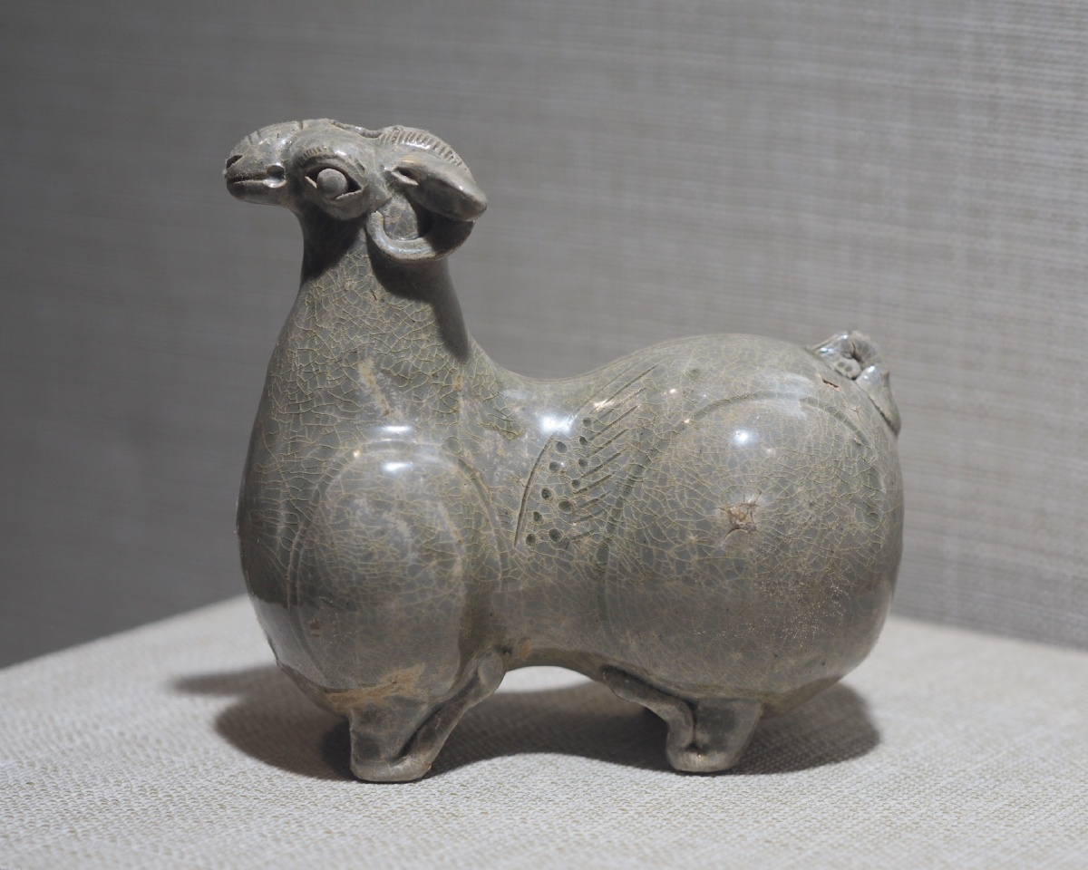 东晋青瓷羊苏州东吴博物馆藏