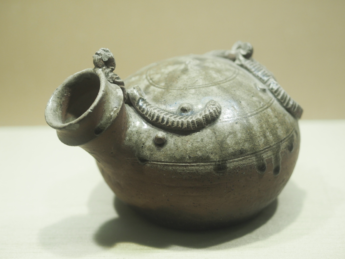 晋圆形虎子苏州博物馆藏