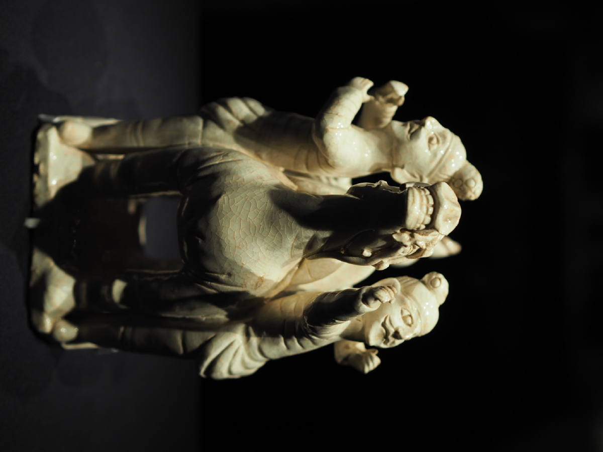 北宋青白釉胡人牵马俑江西省博物馆藏