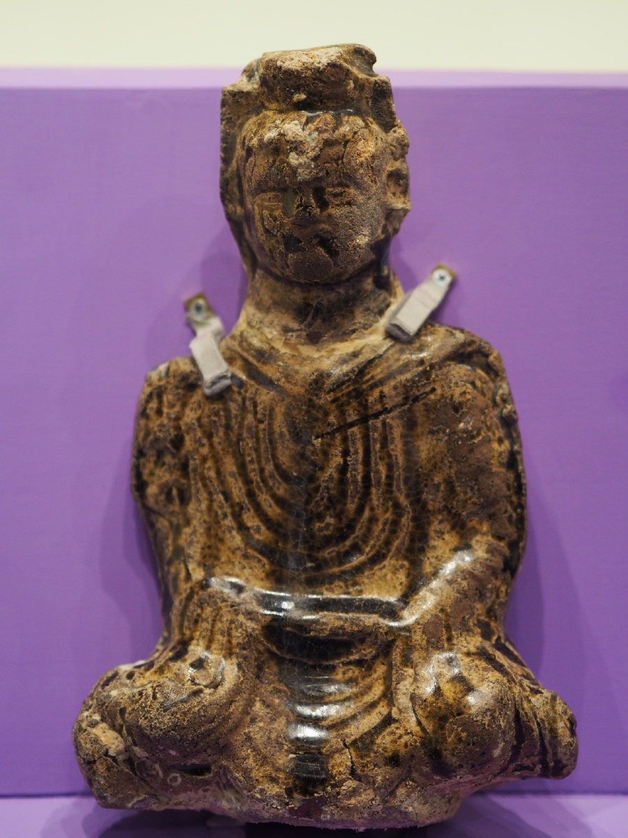 三国吴釉陶佛像鄂州市博物馆藏