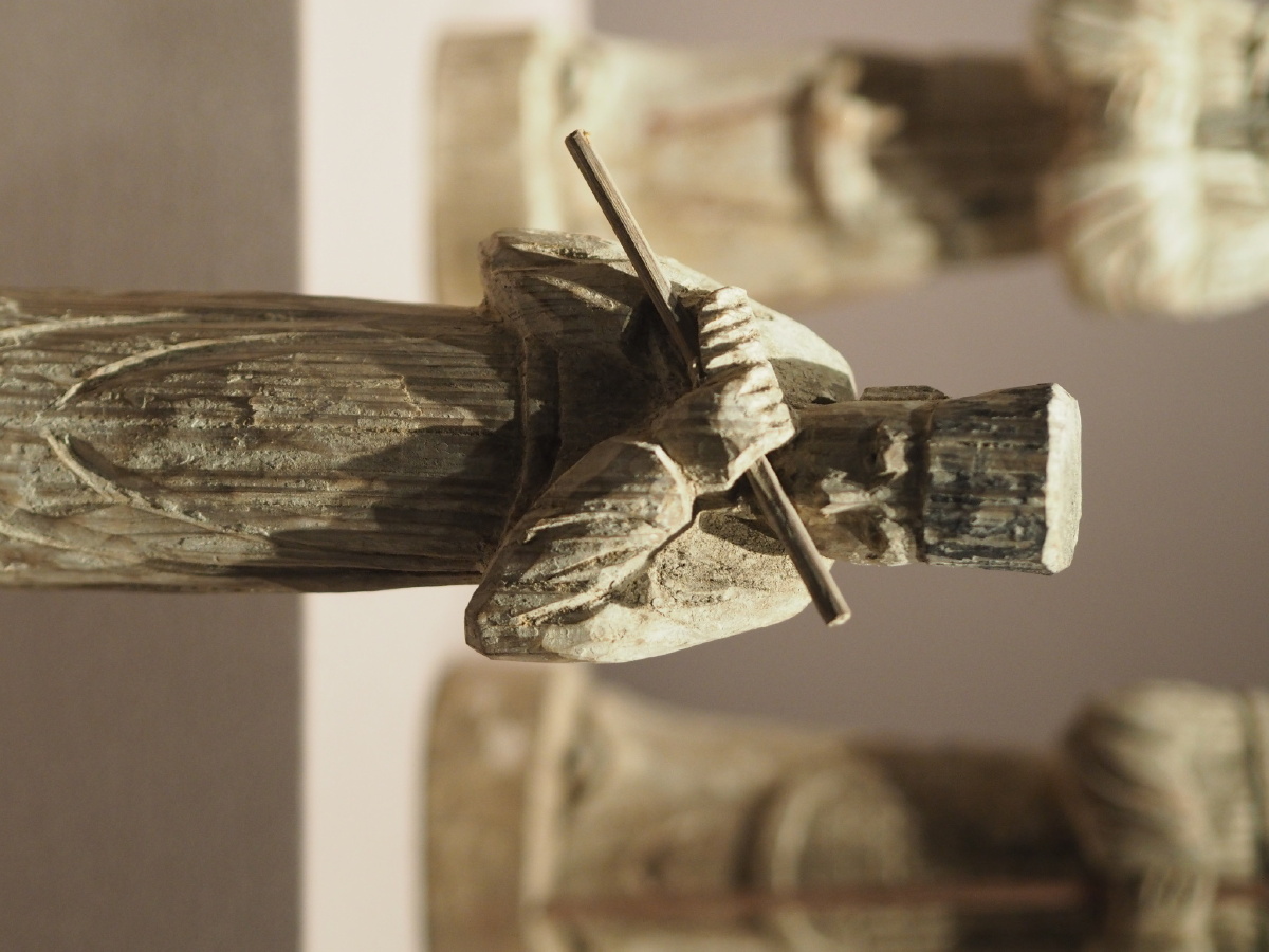 [明] 彩绘木吹笛俑 山东博物馆藏