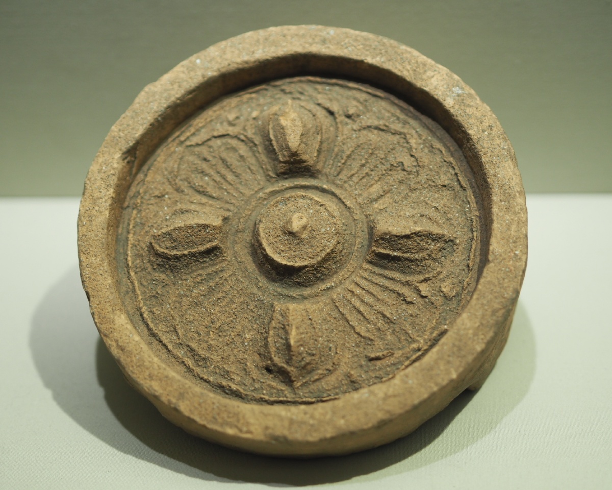 南北朝莲纹瓦当辽宁省博物馆藏