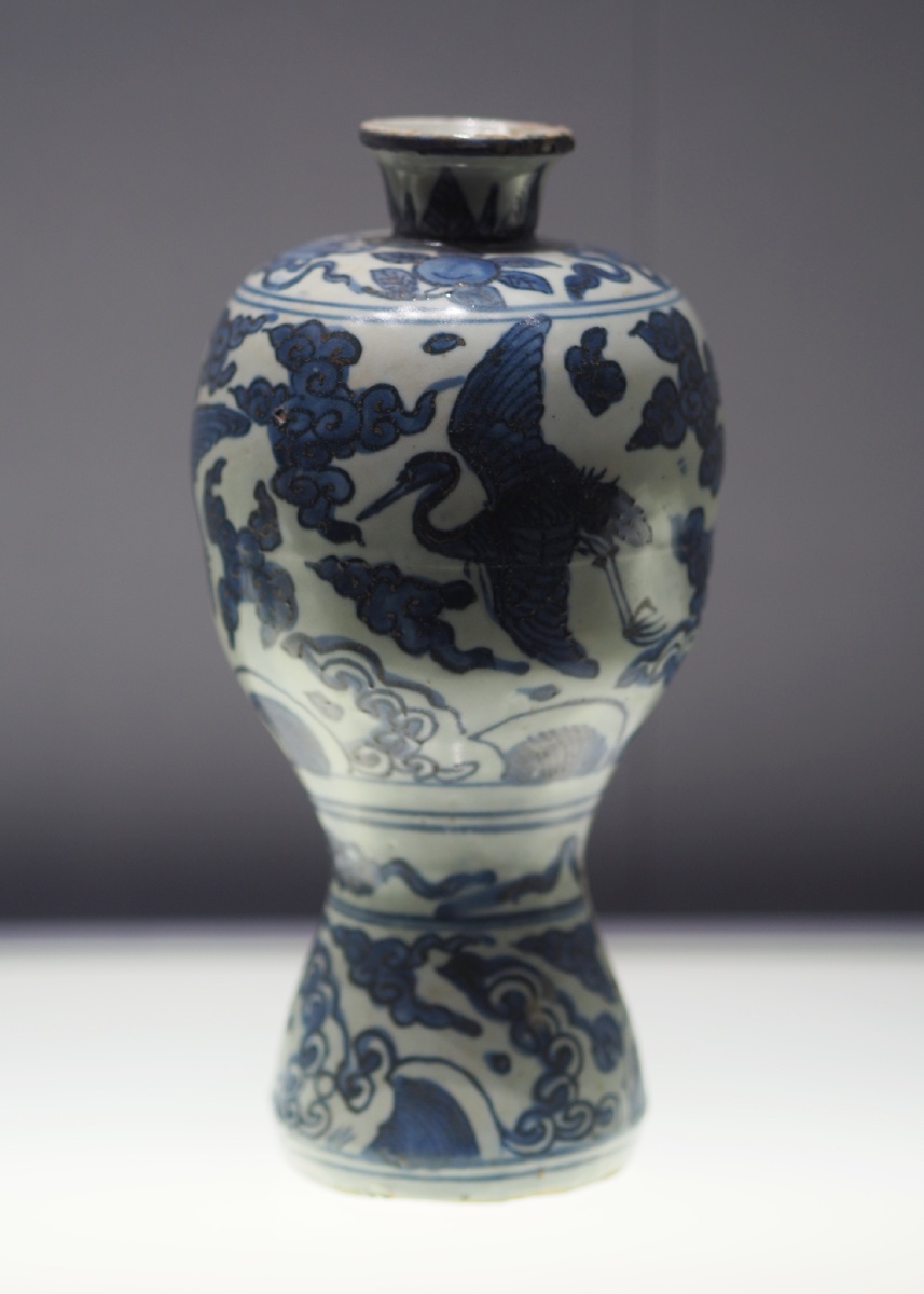 明万历青花云鹤纹梅瓶桂林博物馆藏